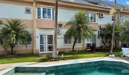 Sobrado no Residencial London Village em Canoas.