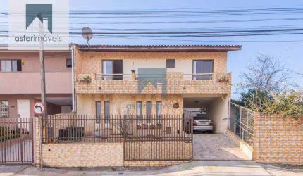 Casa com 4 à venda no Centro de Campo Largo/PR