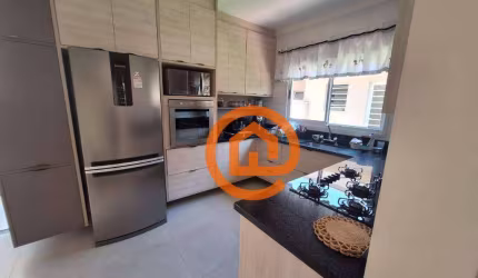 Casa com 3 dormitórios à venda, 380 m² por R$ 3.000.000,00 - Engordadouro - Jundiaí/SP
