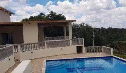 Linda Chácara localizada no Bairro de Jundiaí