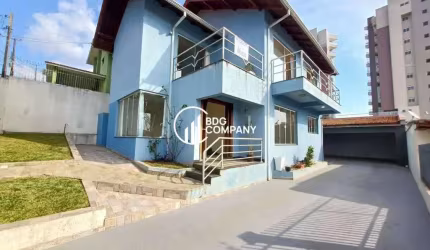 Sobrado com 3 dormitórios à venda, 195 m² por R$ 840.000,00 - Alto da Glória - Irati/PR