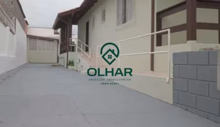 Casa com 3 quartos para alugar na Coqueiros, 27, Bela Vista, São José por R$ 3.900