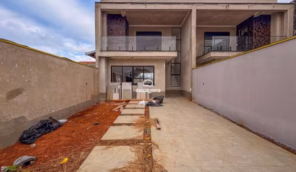 Sobrado Alto Padrão com Piscina à Venda, Bairro Eucaliptos, Fazenda Rio Grande