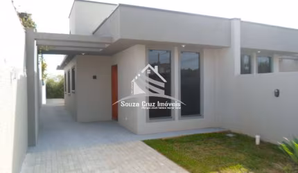 Casa com 03 Dormitórios (01 Suíte) - Frente para Rua - Amplo Terreno.
