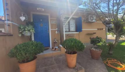 Casa com 2 quartos à venda na Rua Darci Machado, 216, Campestre, São Leopoldo por R$ 420.000