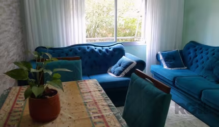 Apartamento todo reformado e mobiliado na Rua Taquary, com box rotativo