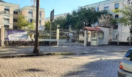 Apartamento de 3 quartos e vaga de garagem rotativa no Bairro Cristal em Porto A