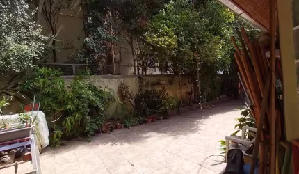 Ótimo Terreno Cidade Baixa, 480,48 m². Plano, com 2 casas em cima.