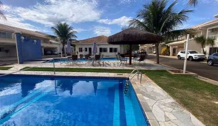 Casa em Condomínio com 3 suites - 332 m²