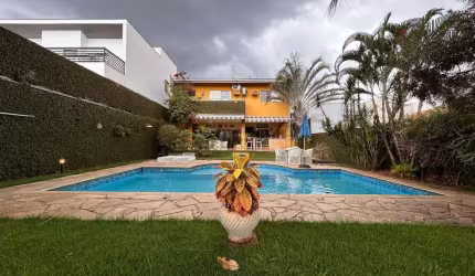 Casa 04 Dorm. 3 Suítes - 272,67m² - Locação