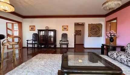 Apartamento no Centro 2 suítes - 2vagas - 266m²