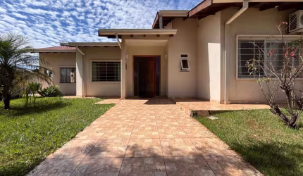 Casa Comercial para locação na Waldemar Spranger.