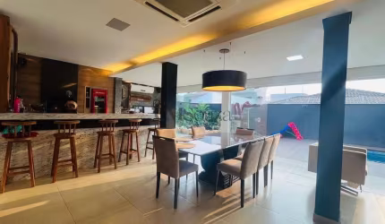 Casa em Condomínio 3 quartos - 300m² -