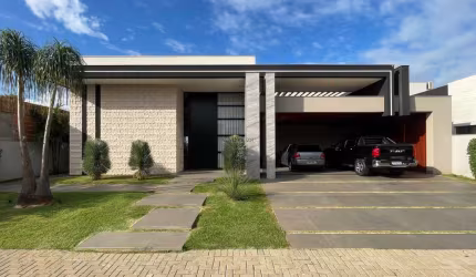 Casa em Condomínio com 3 suítes à Venda - 369m²