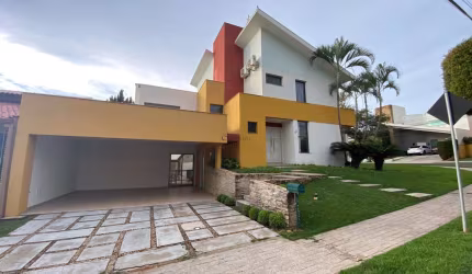 Casa em condomínio para alugar  - 250m² - 3 dorm