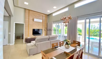 Casa em condomínio à venda - 242 m² úteis