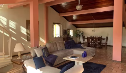 Casa para Venda e Aluguel  com piscina - 445m²