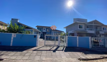 Casa com 5 quartos à venda no Canasvieiras, Florianópolis , 200 m2 por R$ 1.500.000