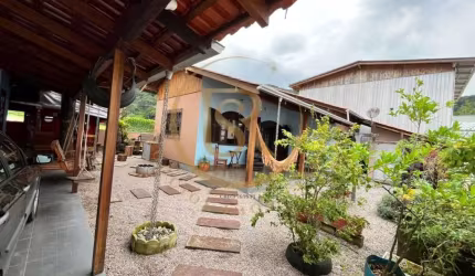 Casa no Alto Perequê à venda