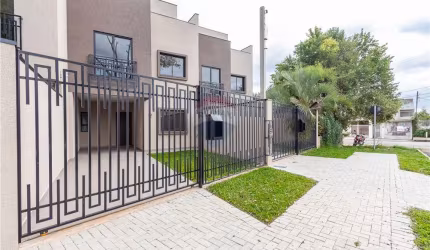 Sobrado de 130m², com 3 Quartos - Novo Mundo - Curitiba/PR