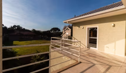 Casa em Condomínio Fechado - Santa Felicidade