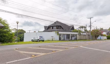 Casa com 4 suítes, 4 vagas, no Bairro Vista Alegre - Curitiba/PR