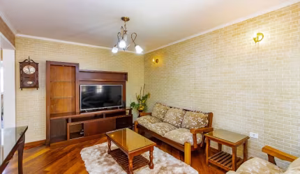 Sobrado com 4 quartos, 3 vagas, Tarumã - Curitiba