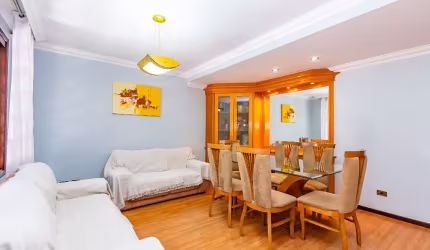 Sobrado com 3 quartos, 3 vagas, Uberaba - Curitiba