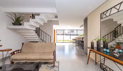 Casa ampla com Quintal em Condomínio - Campo Pequeno/Colombo