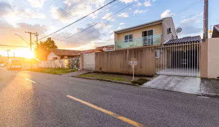 Casa Ampla com Edícula no Bairro Atuba – Pinhais | 6 Quartos, Suíte, Churrasqueira e Garagem para 4 Carros