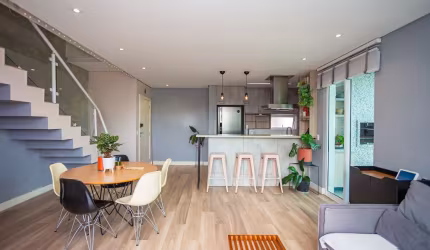 AMPLA COBERTURA DUPLEX COM 2 SUÍTES E JACUZZI - ALTO DA XV/CRISTO REI