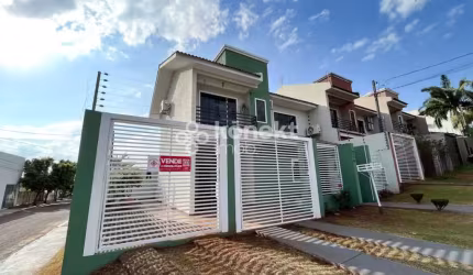 Sobrado com suíte no bairro Canadá em Cascavel