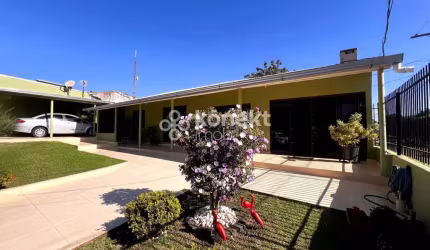Casa em Santa Felicidade  -  Cascavel