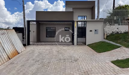 Casa em Santa Cruz  -  Cascavel