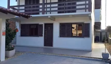 Barra Velha - Praia Central - Sobrado averbado com 204 m2, 120 mts da praia