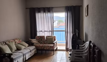 Apartamento 02 dormitórios, 30 metros da praia