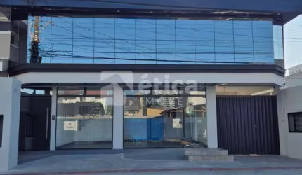 Sala ampla em andar superior  para Locação Comercial Localização privilegiada na Vila Operária