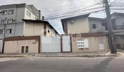 EXCELENTE OPORTUNIDADE  SOBRADO DE 2 DORMITÓRIOS NO BAIRRO SÃO VICENTE EM ITAJAÍ