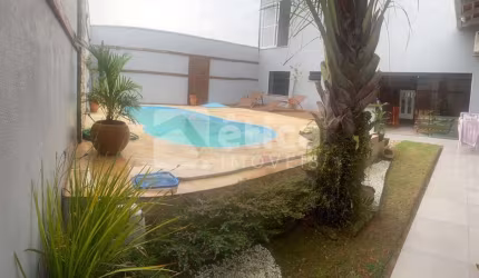 Descubra seu novo lar no Bairro São Vicente, Itajaí  Casa perfeita com conforto e lazer.