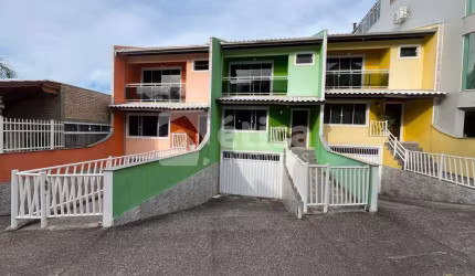 Terreno de 741m2 incluindo 3 sobrados em Balneário Camboriú