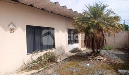 Casa bem localizada no bairro são judas próxima a rua Indaial uma das principal