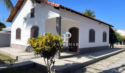 Casa com 2 Quartos, Suíte e Piscina  à venda, 180 m² por R$ 720.000 - Itaipuaçu - Maricá/RJ