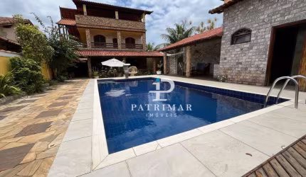 Casa c/ 3 Quatos, Área gourmet e Piscina  à venda, 432 m² por R$ 695.000 - Jardim Atlântico Central - Maricá/RJ