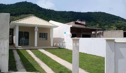 Casa com 2 dormitórios à venda, 76 m² por R$ 330.000,00 - Vale da Figueira (Ponta Negra) - Maricá/RJ