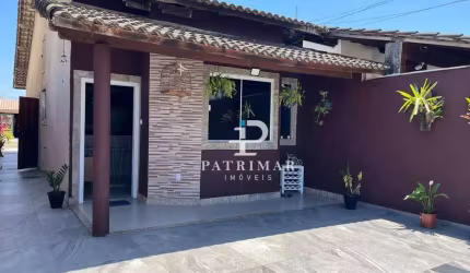 Casa com 2 Quartos, área gourmet e piscina  à venda, 73 m² por R$ 600.000 - Itaipuaçu - Maricá/RJ