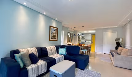 Belíssimo apartamento de 03 dormitórios, a 50 metros do mar na Praia de Palmas