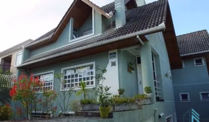 Casa 05 quartos c/suíte 11 vagas, no São Lourenço/Ahú em Curitiba Pr
