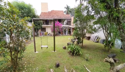 (Financiamento e estuda permuta) Casa 05 quartos, com terreno grande, no Pilarzinho em Curitiba PR