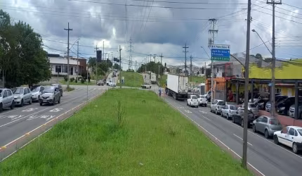 Imóvel comercial a venda, com barracão e loja,  em Curitiba PR