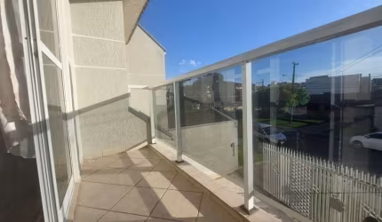 Sobrado a venda, 03 quartos sendo uma suíte no Capão Raso em Curitiba PR